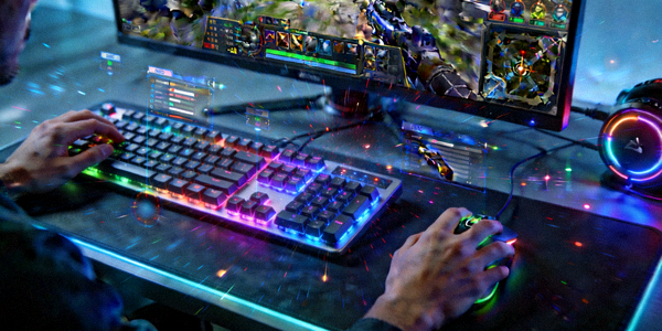 选手第一视角游戏画面，展示精细操作